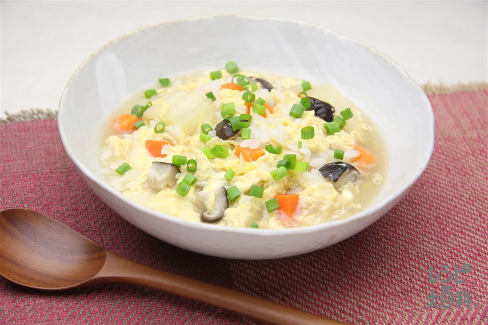 野菜たっぷり卵雑炊(ご飯+白菜を使ったレシピ)