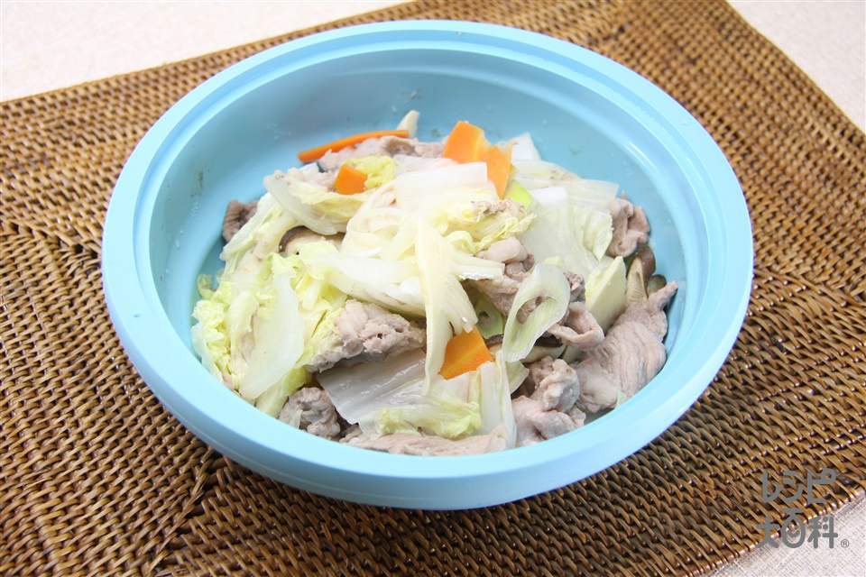 白菜と豚肉のガーリック蒸し(シリコンスチーマー使用)(豚こま切れ肉+白菜を使ったレシピ)
