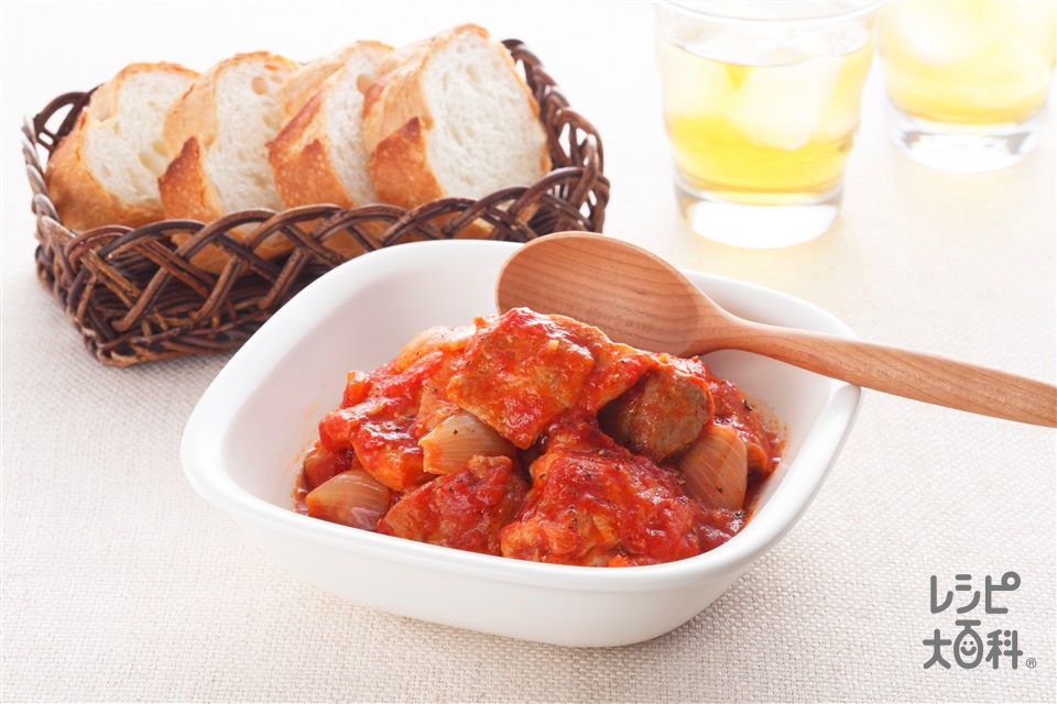 鶏肉のトマト煮込み(鶏もも肉+ホールトマト缶を使ったレシピ)