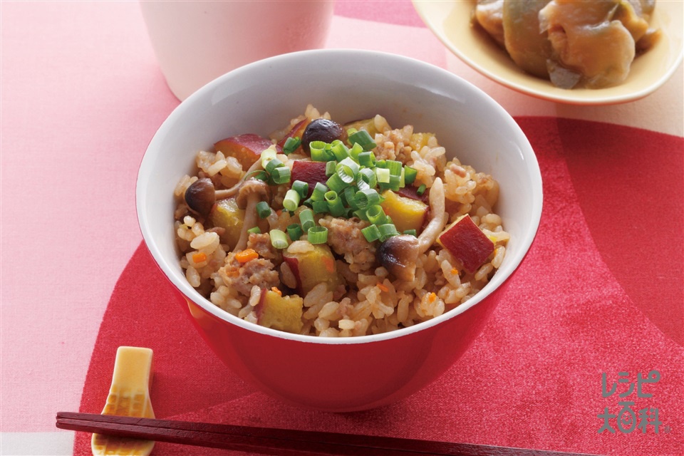 中華風さつまいもの炊き込みご飯(米+豚ひき肉を使ったレシピ)