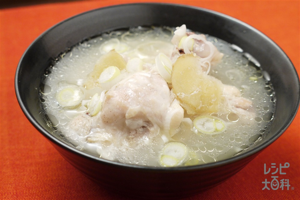 参鶏湯（サムゲタン）(鶏手羽元+ねぎの小口切りを使ったレシピ)