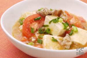 豆腐とトマトの鶏がらスープ煮