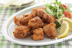 鶏のコンソメから揚げ(鶏もも肉+きゅうりを使ったレシピ)