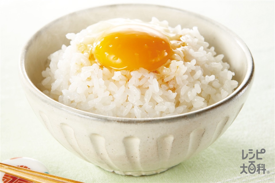 たまごかけご飯(炊きたてご飯+卵を使ったレシピ)