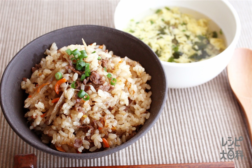 牛肉とごぼうの炊き込みご飯(米+牛切り落とし肉を使ったレシピ)