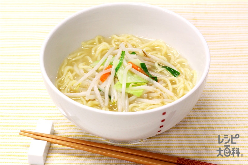 香味みそラーメン(焼きそば用蒸しめん+袋入りカット野菜（五目野菜炒めミックス）を使ったレシピ)