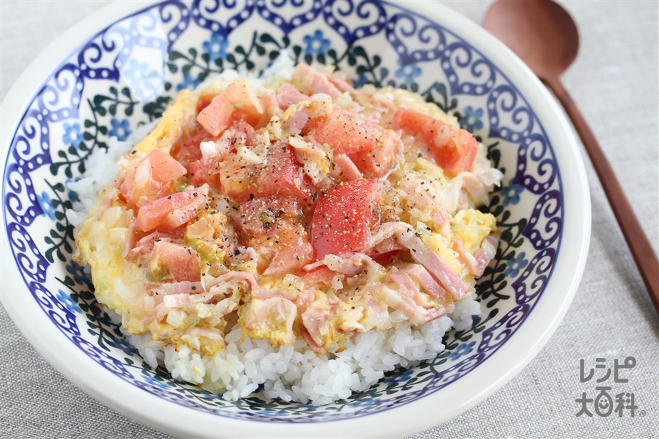 ベーコン＆トマトの玉子丼(トマト+ご飯を使ったレシピ)