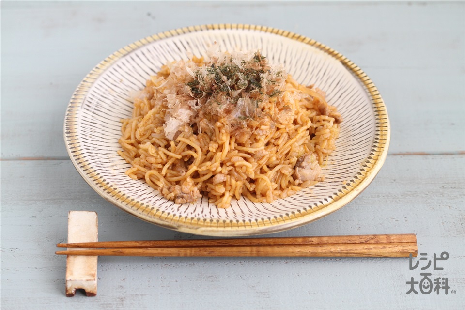 そばめし(焼きそば用蒸しめん+ご飯を使ったレシピ)