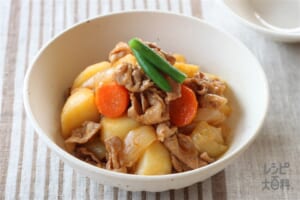 豚とキムチの肉じゃが