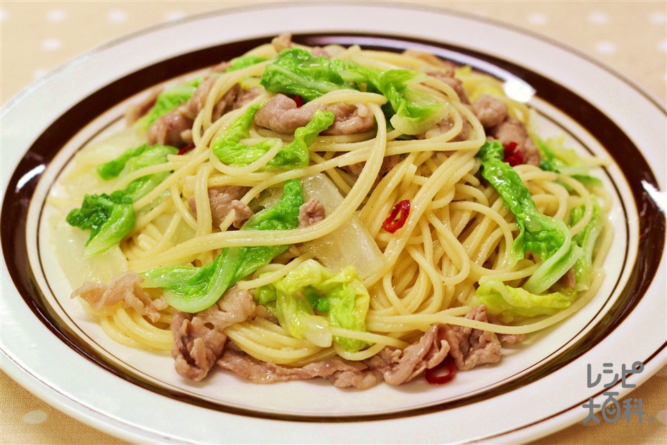 白菜と豚肉のペペロンチーノ風香味パスタ(スパゲッティ+白菜を使ったレシピ)