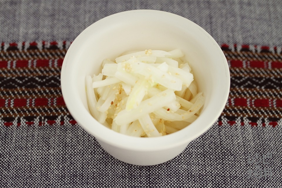 白菜ナムル(白菜の芯+いり白ごまを使ったレシピ)