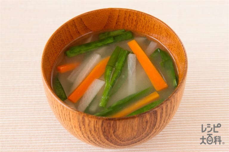 せん切り野菜の味噌汁