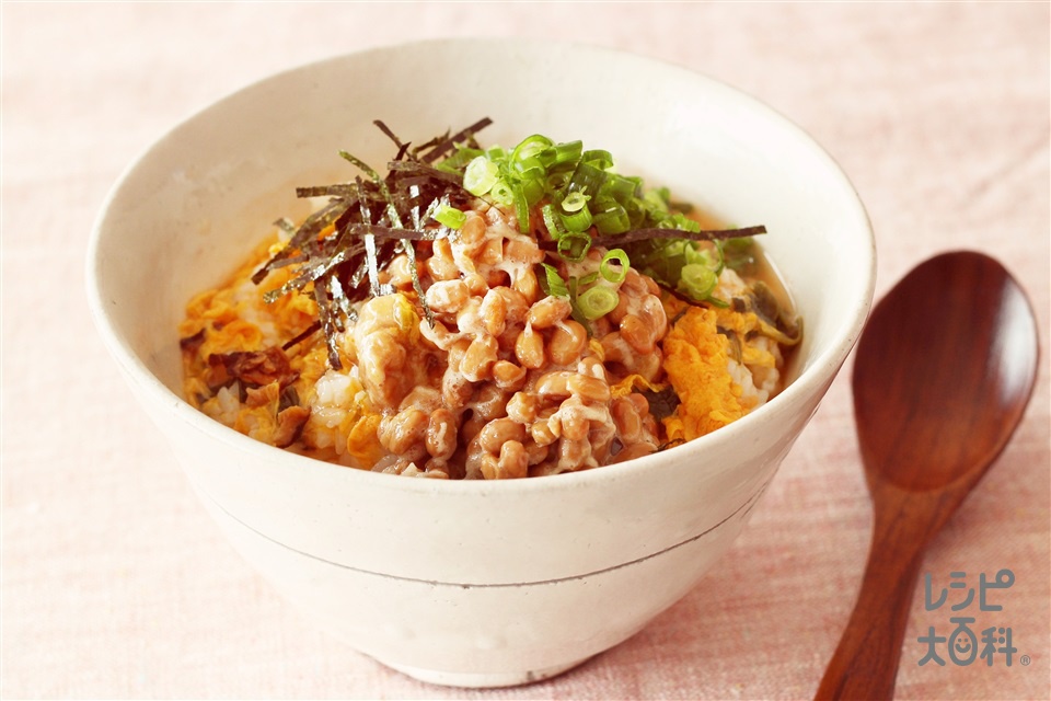 食欲がそそられる◎「納豆チゲスープかけごはん」