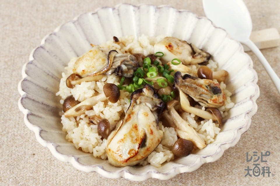 牡蠣の混ぜピラフ(ご飯+かき（むき身）を使ったレシピ)