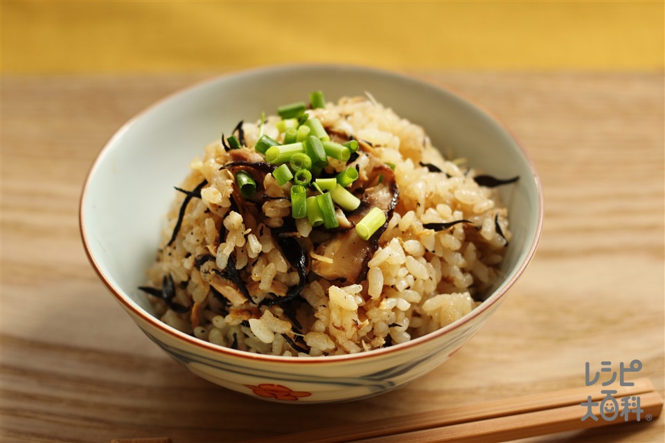 ひじきと干ししいたけのだし炊きご飯(米+ツナ油漬缶を使ったレシピ)