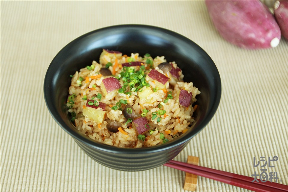 かんしょとしめじの炊き込みご飯 中華風(米+さつまいもを使ったレシピ)