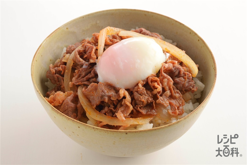 ピリ辛牛丼(牛薄切り肉+ご飯を使ったレシピ)