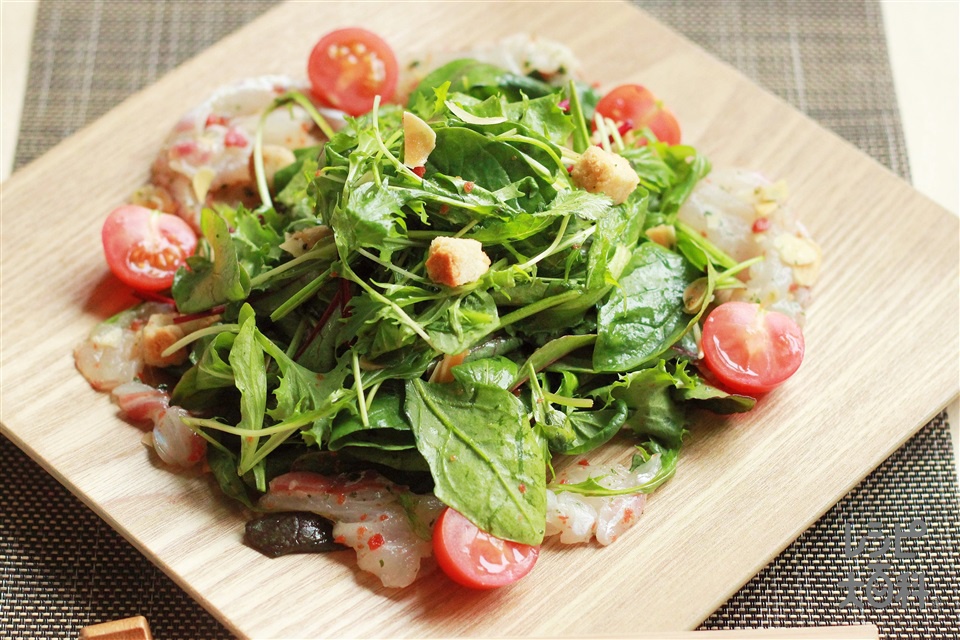 鯛のさしみでイタリアンサラダ(たい(刺身)+ベビーリーフを使ったレシピ)