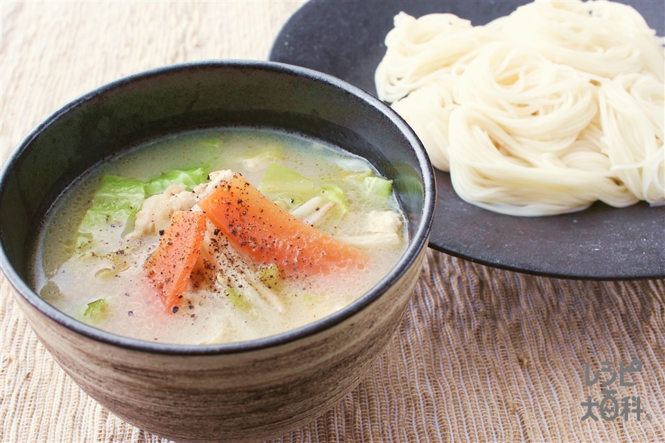 豚骨とりがらつけそうめん(そうめん+鶏ひき肉を使ったレシピ)