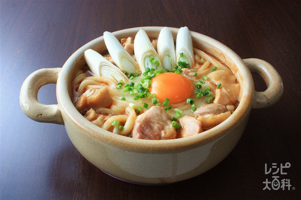味噌煮込みうどん(うどん+鶏もも肉を使ったレシピ)
