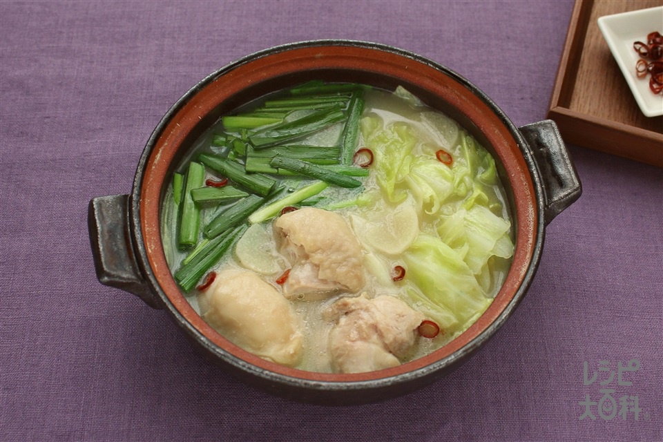 鶏とキャベツの白湯鍋(鶏もも肉+キャベツを使ったレシピ)