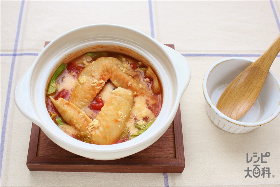 鶏手羽・キャベツのトマト鍋(キャベツ+トマト水煮缶を使ったレシピ)