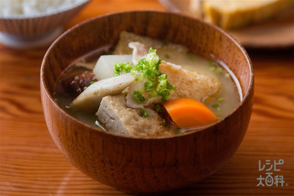 大根とじゃこてんの麦味噌けんちん汁(ごぼう+豚バラ薄切り肉を使ったレシピ)