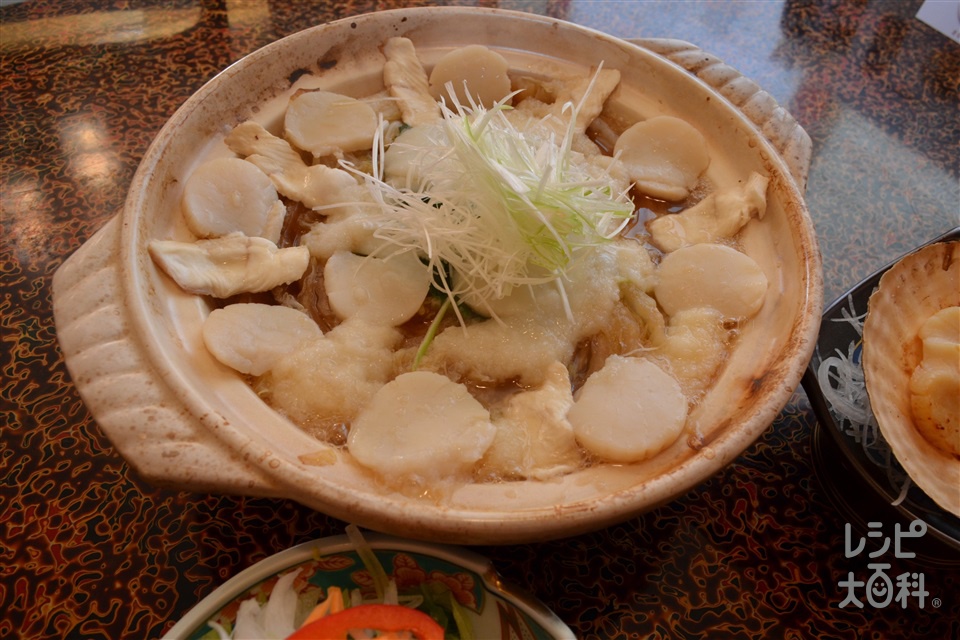 ナガイモ・ホタテ・ヒラメの重ね鍋(帆立貝柱（刺身）+白菜を使ったレシピ)