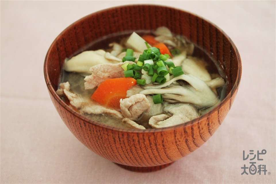 まいたけ豚汁(豚ロース薄切り肉+まいたけを使ったレシピ)