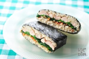 チキンライスときんぴらごぼうのおにぎらず(米+鶏もも肉を使ったレシピ)