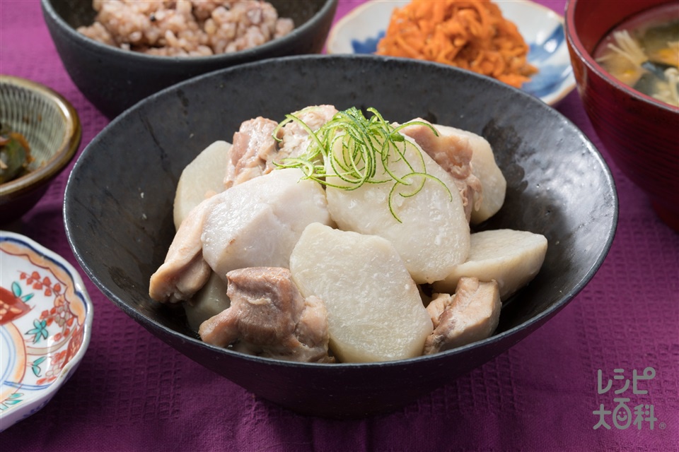 八幡芋と甲州地鶏の煮物(里いも+鶏もも肉を使ったレシピ)