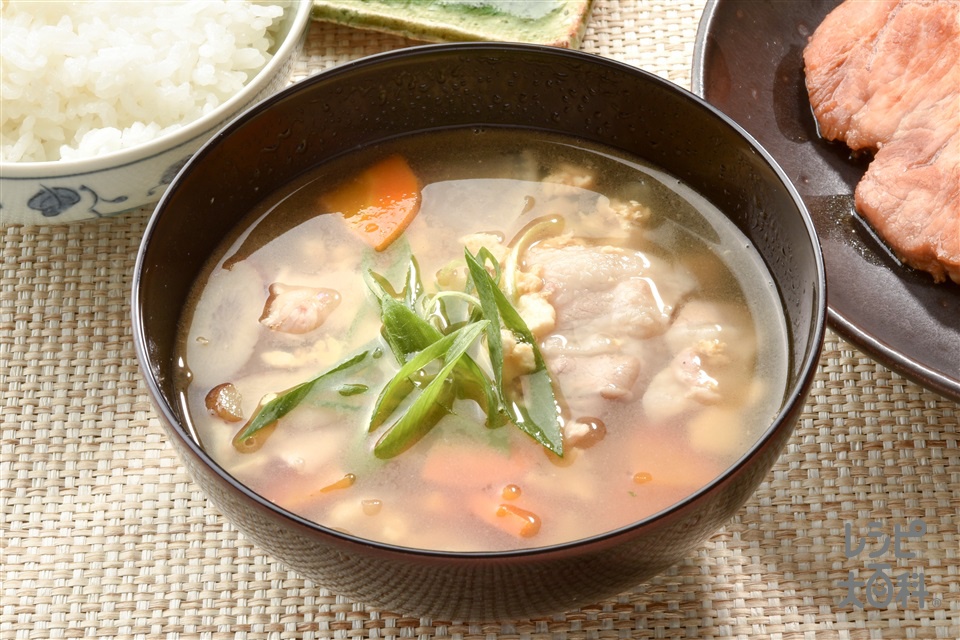 大根と雪姫ポークのけんちん汁(豚バラ薄切り肉+木綿豆腐を使ったレシピ)