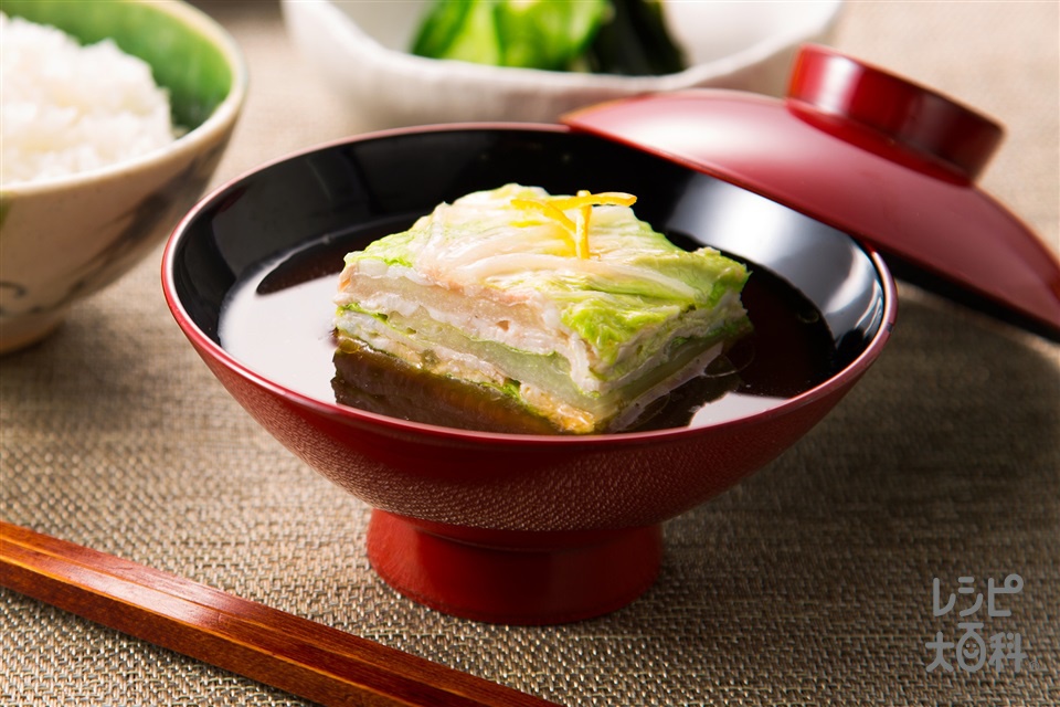 白菜と豚肉の重ね蒸し 赤みそ仕立て(白菜+豚バラ薄切り肉を使ったレシピ)