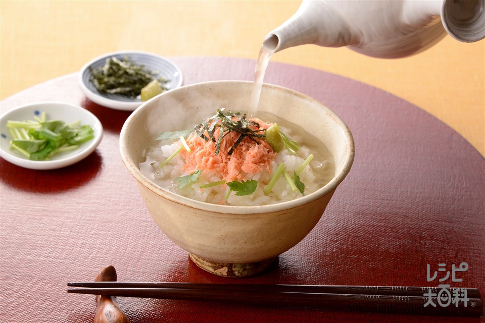 鮭のあごだし茶漬け(ご飯+さけフレークを使ったレシピ)