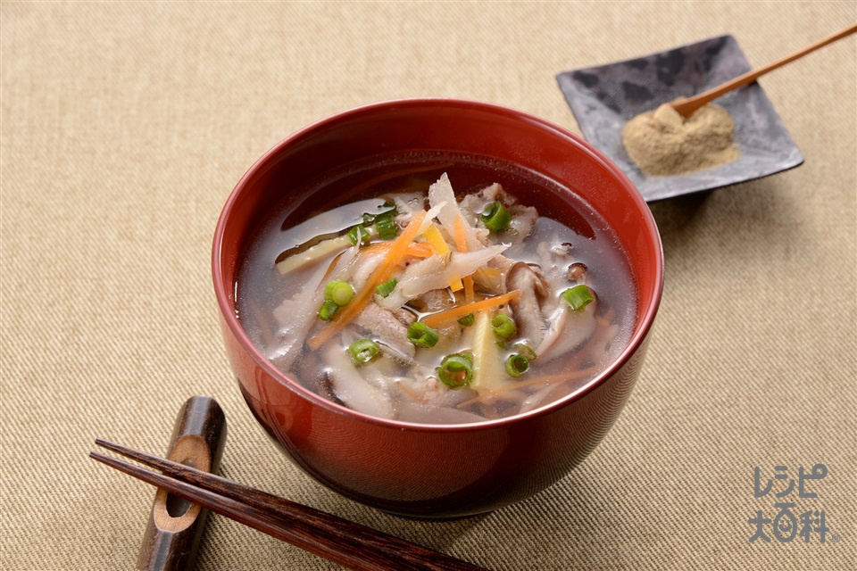 豚肉と細切り野菜のお吸い物(豚バラ薄切り肉+しいたけを使ったレシピ)