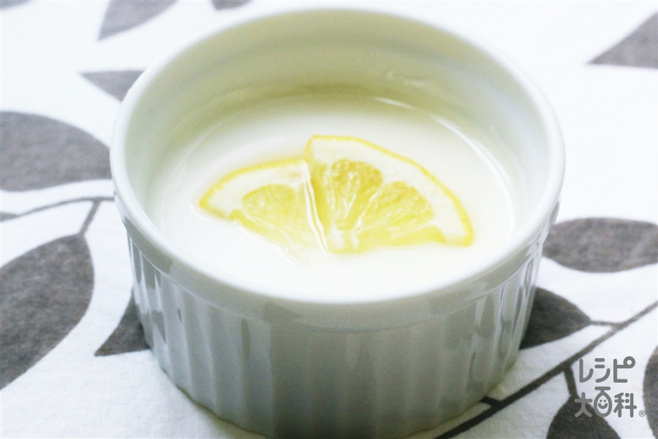 パンナコッタ　レモンソース(牛乳+生クリーム（植物性）を使ったレシピ)