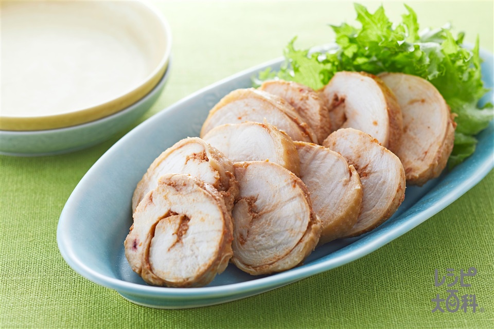 ほんのり甘辛！中華風鶏ハム(鶏むね肉（皮つき）+にんにくのすりおろしを使ったレシピ)