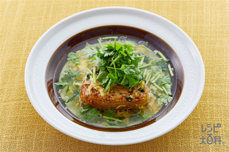 パクチー盛り！スープかけ焼きおにぎり