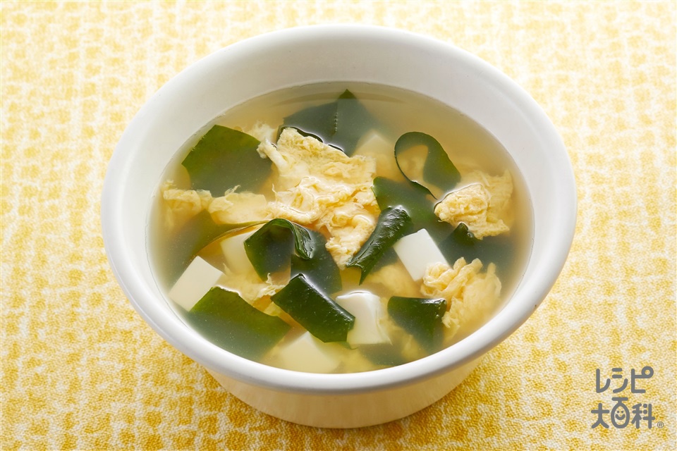 丸鶏ふわ玉わかめスープ(絹ごし豆腐を使ったレシピ)