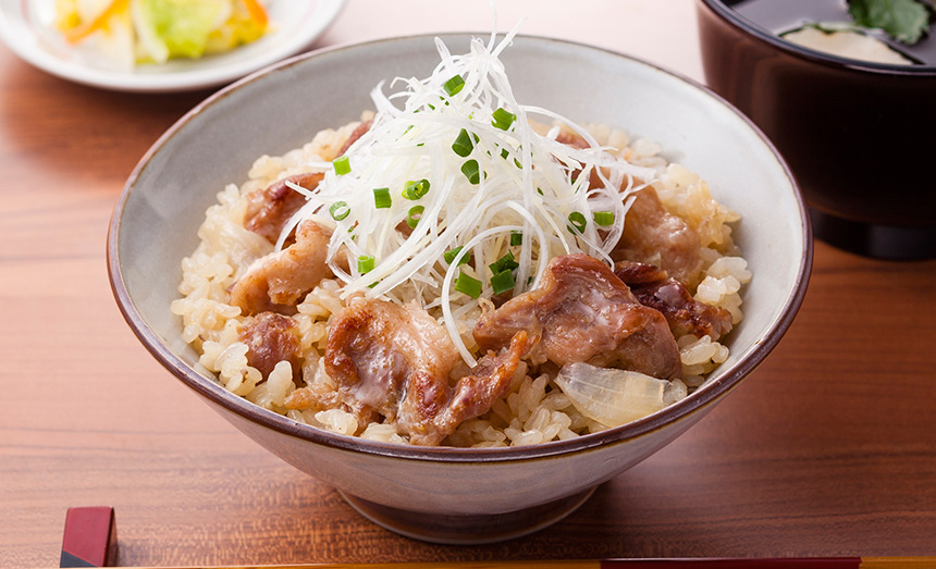 人気おかずでモリモリ食べる♡「しょうが焼きのだし炊きご飯」