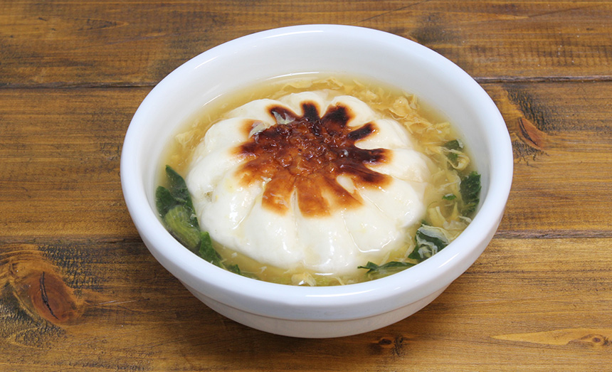 SNSで話題のズボラ飯「肉まんスープ」をちょっと豪華に!