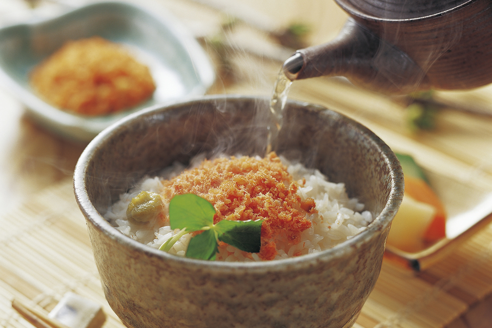 お茶漬けの新定番 ほんだし で作る 簡単だし茶漬け 味の素パーク たべる楽しさを もっと