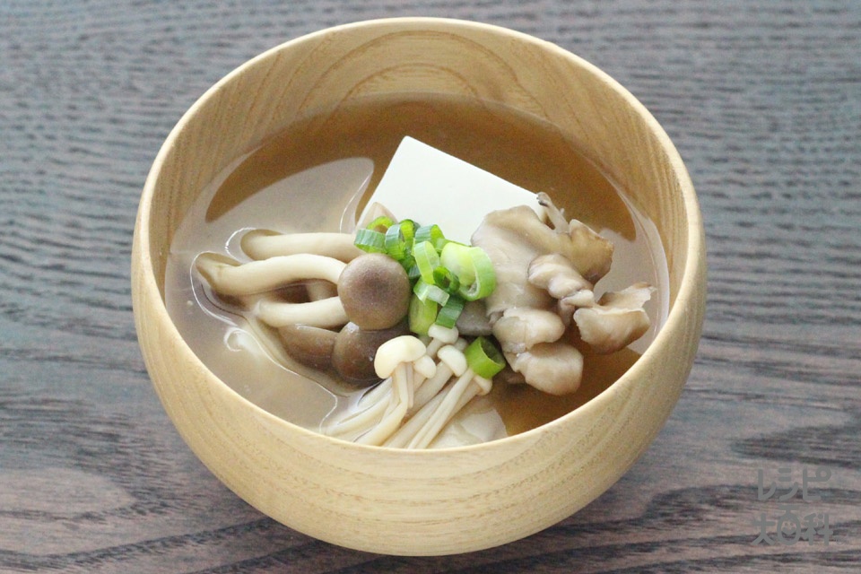 豆腐と３種のきのこの味噌汁(絹ごし豆腐+しめじを使ったレシピ)
