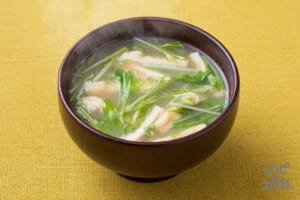 水菜と油揚げのみそ汁