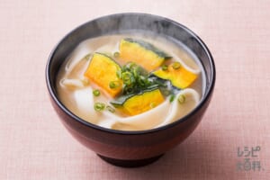 ほうとう風みそ汁のレシピ 作り方 レシピ大百科 レシピ 料理 味の素パーク かぼちゃやゆできしめんを使った料理