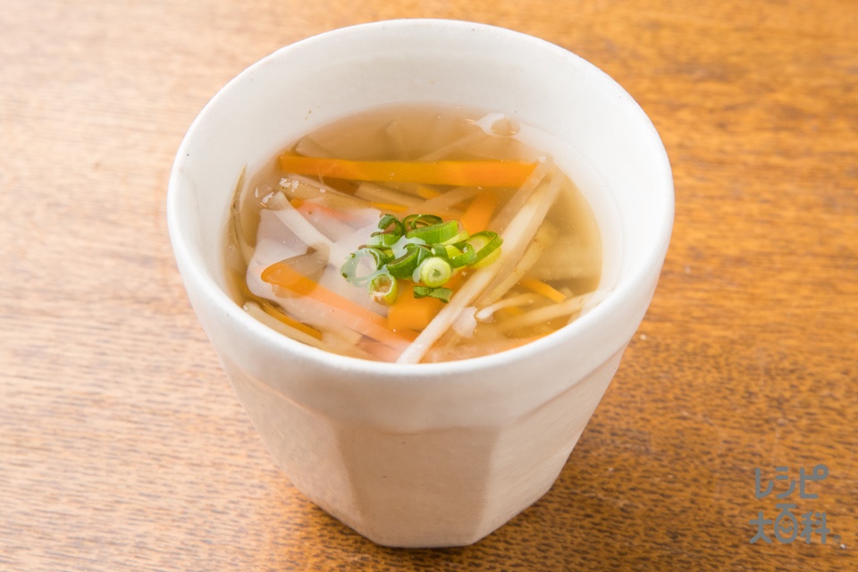 ４種の根菜としょうがの和風スープ(大根+にんじんを使ったレシピ)