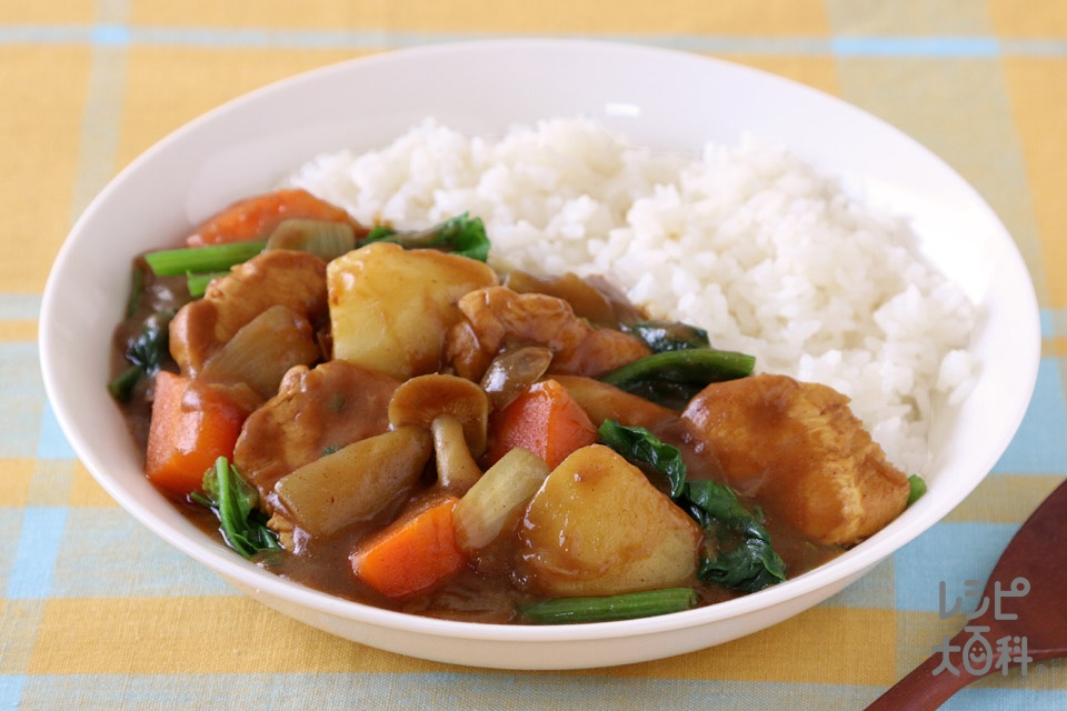 チキンとゴロゴロ野菜のカレーライス(鶏むね肉+玉ねぎを使ったレシピ)