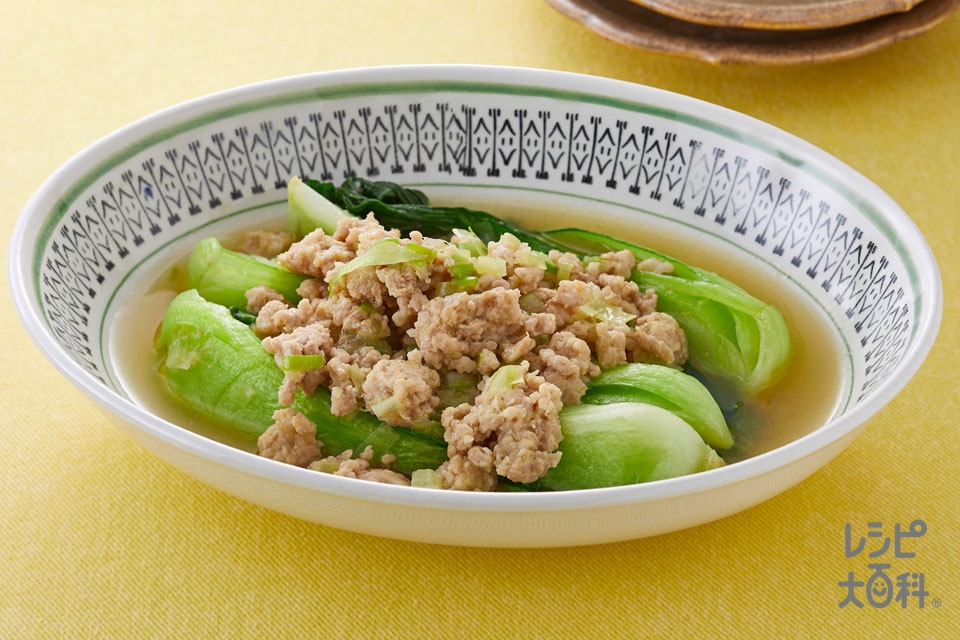 鶏ひき肉とチンゲン菜の炒め物(鶏ひき肉+チンゲン菜を使ったレシピ)