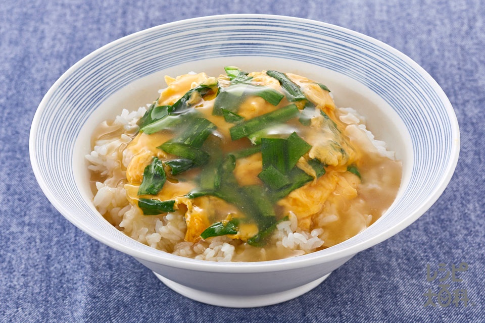 海鮮だしのニラ玉丼