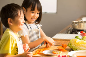 夏休みの今こそ！ お子さんの「お料理デビュー」応援企画☆